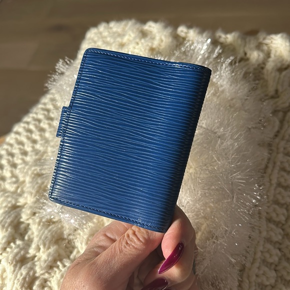 💙AUTHENTIC LOUIS VUITTON EPI SNAP WALLET - Picture 4 of 6